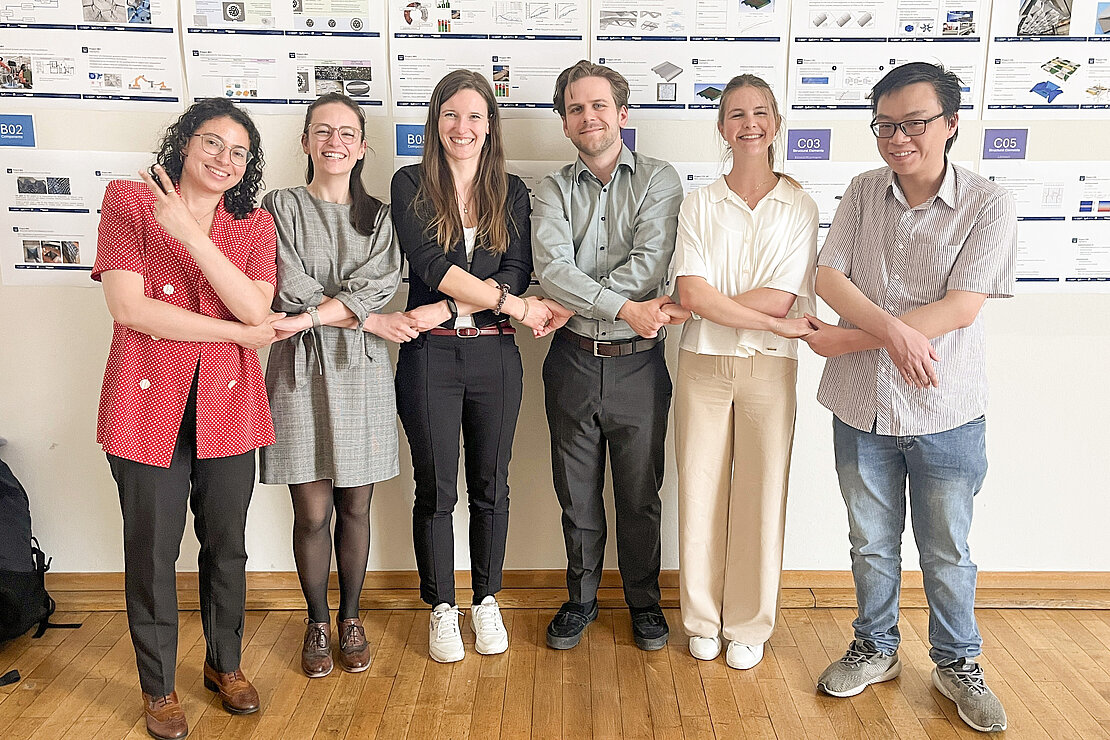 Group photo of the iWG at the Spring Meeting 2025 in Aachen. from left to right: Linda Debora Cortes Satizabal, Lissy Flechsig, Silvia Reißig, Julius Scheel, Eduarda Dilkin, Phong Ly Vinh.